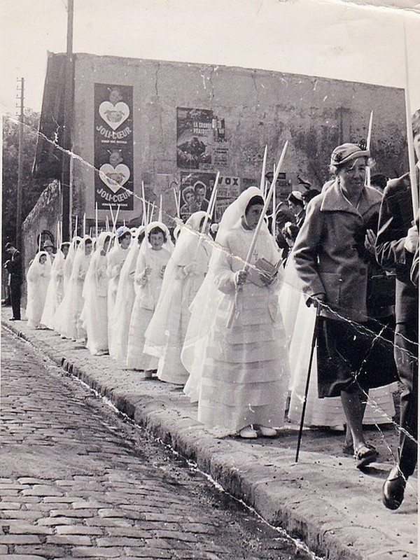 6 Procession communiantes 27 mai 1956